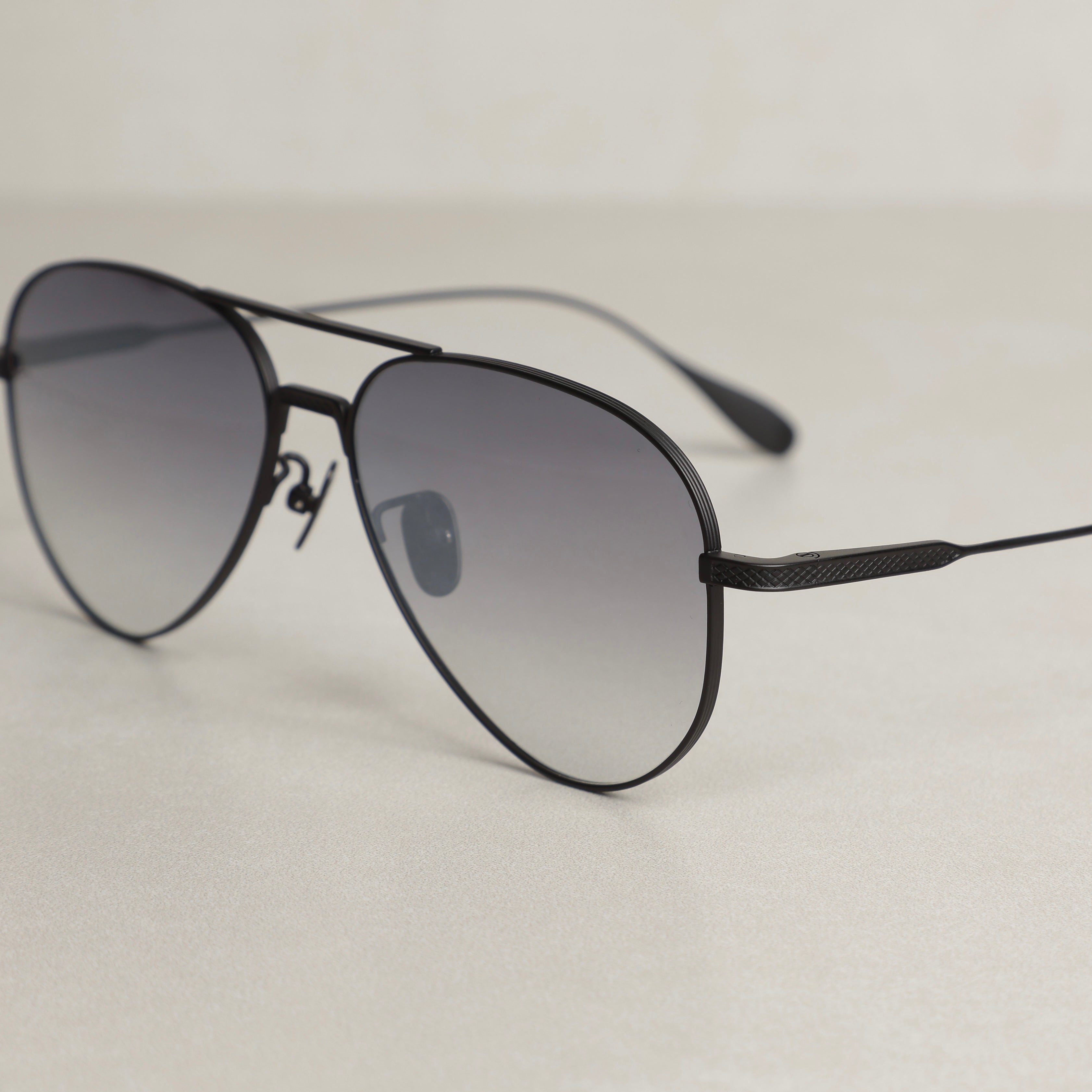 EXOTIC BLACK - AVIATOR .. اكزوتك بلاك - ايفيتر