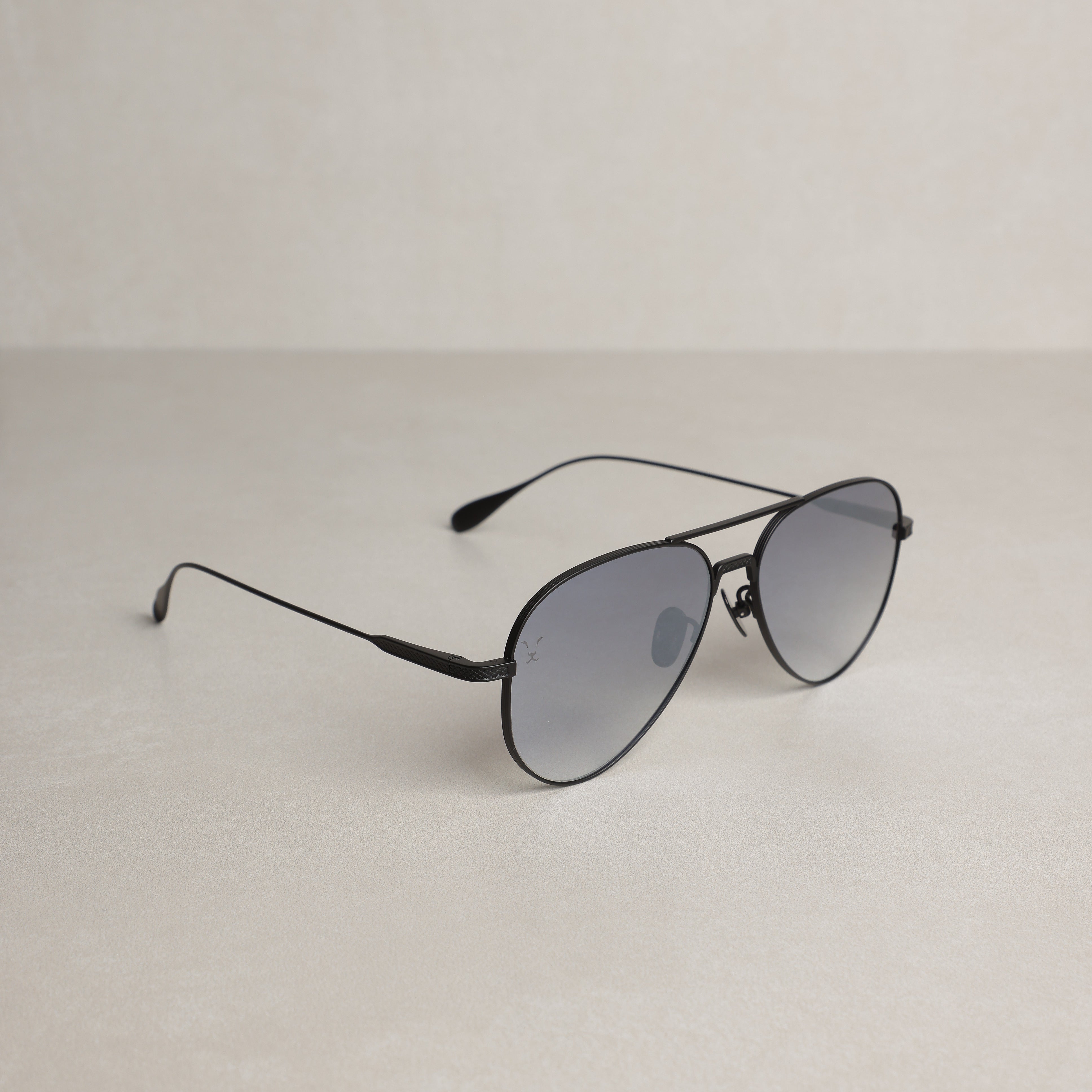 EXOTIC BLACK - AVIATOR .. اكزوتك بلاك - ايفيتر